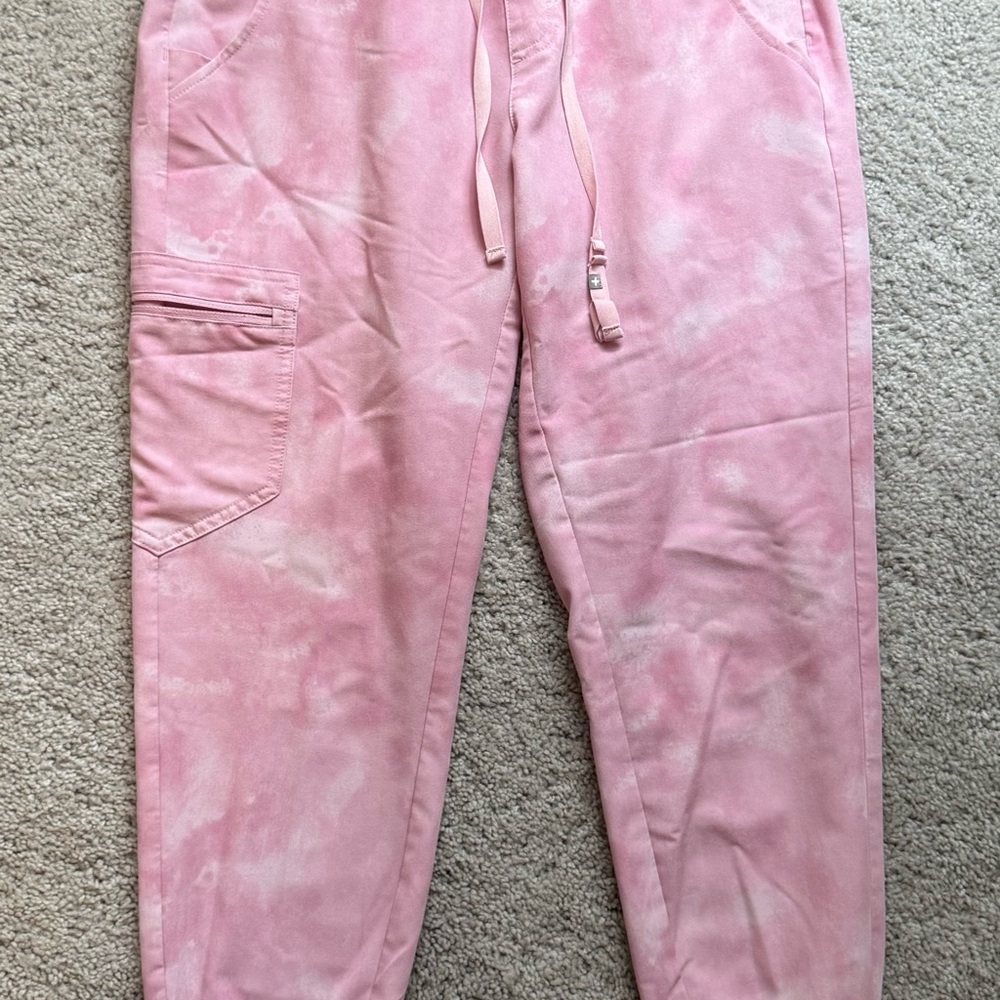 LIMITED EDITION Figs Marbled Rose Zamora Jobber Scrub Pants - S -Petite